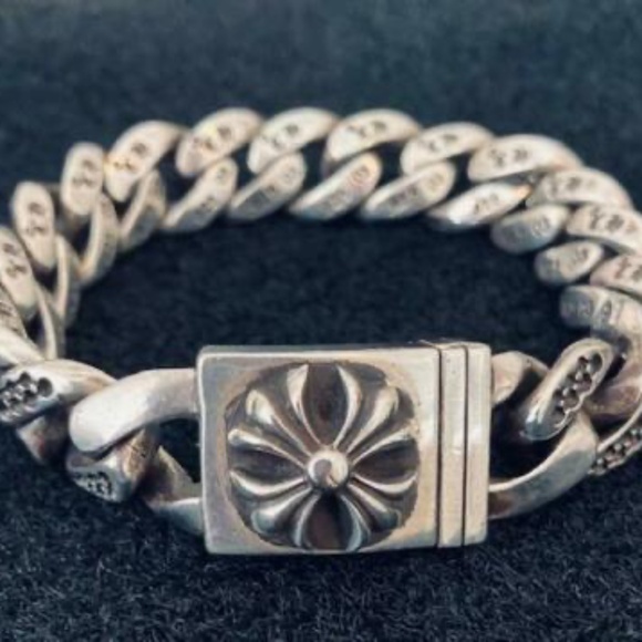 CHROME HEARTS SILVER BRACELET Black-Colored Stones w/box and bag - Picture 3 of 7